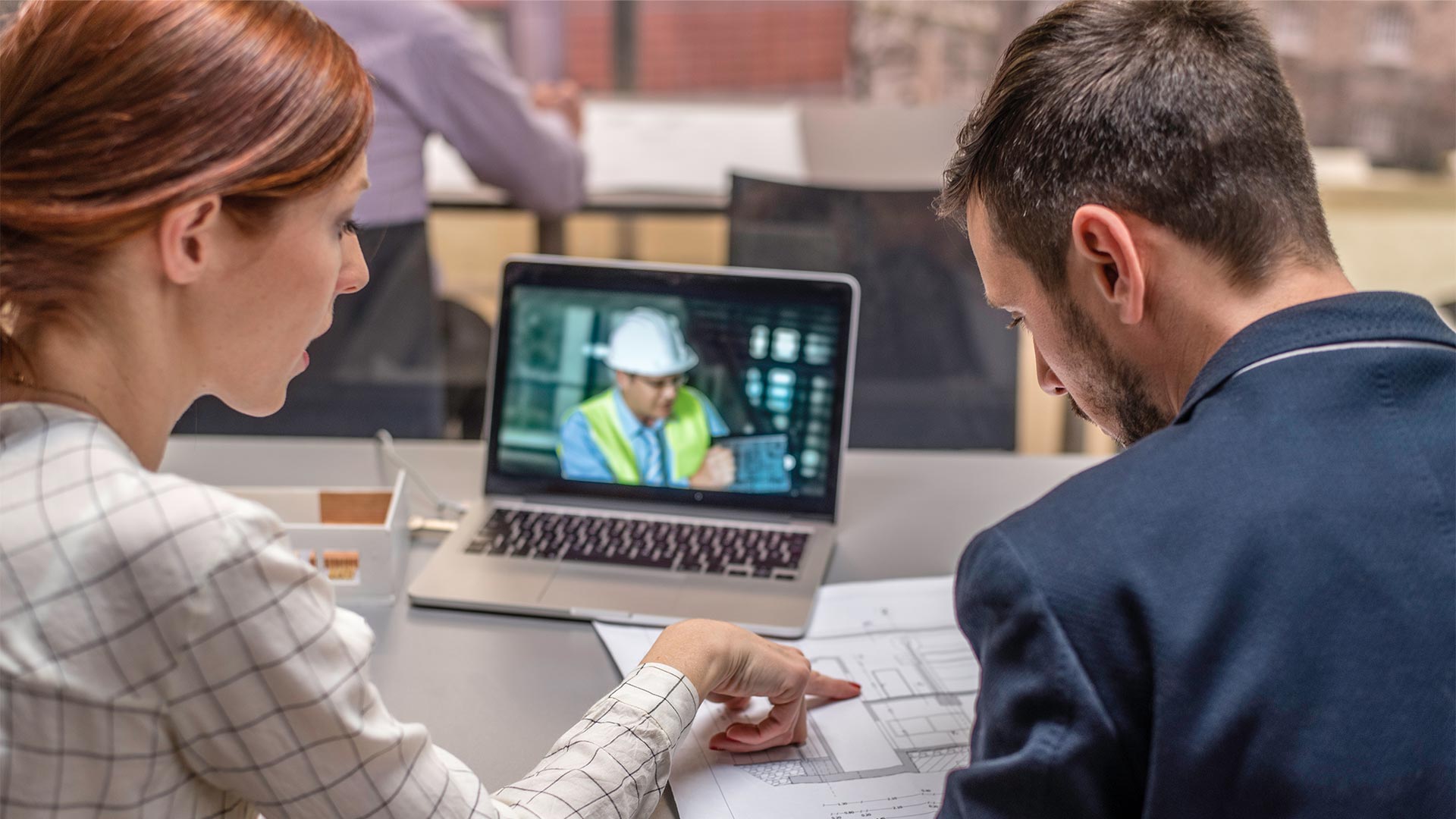 people having an online meeting